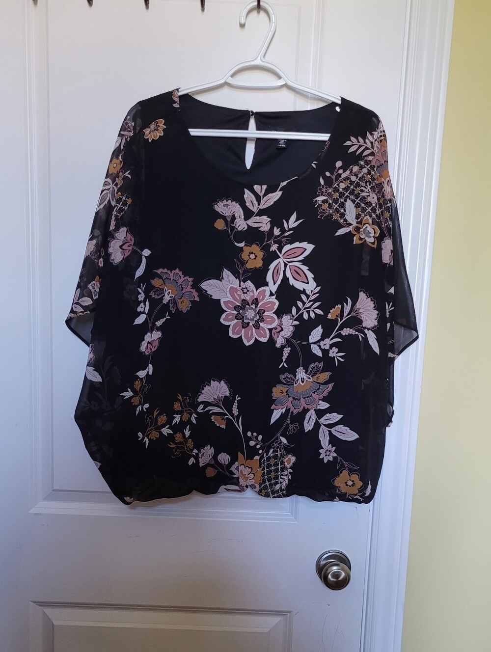Le Chateau blouse top shirt black floral flowers plus size XXL whimsigoth fairy